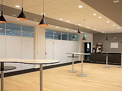 Cafeteria zweites Obergeschoss Cafeteria zweites Obergeschoss